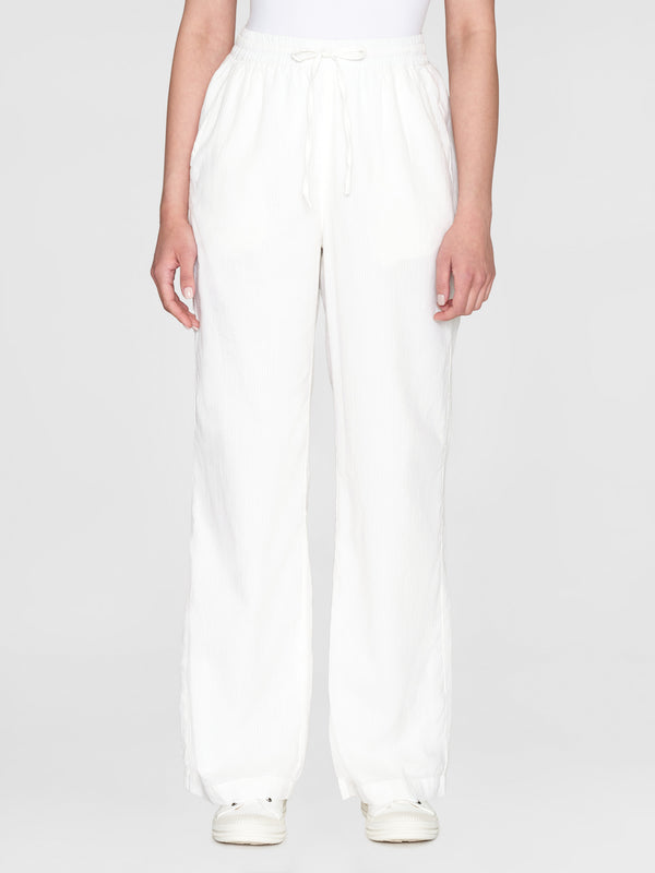 KnowledgeCotton Apparel - WMN POSEY wide mid-rise stripe structure pants - GOTS/Vegan Pants 1387 Egret