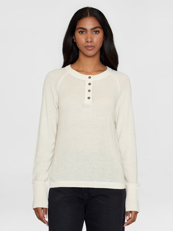 KnowledgeCotton Apparel - WMN Slim Henley mixed yarns light knit - OCS/Vegan Knits 1387 Egret