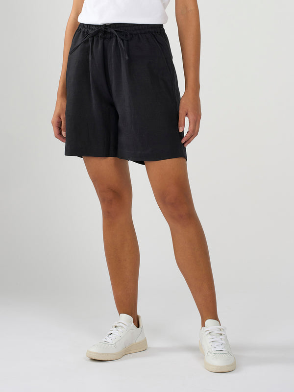 KnowledgeCotton Apparel - WMN Linen mix elastic waist shorts Shorts 1300 Black Jet